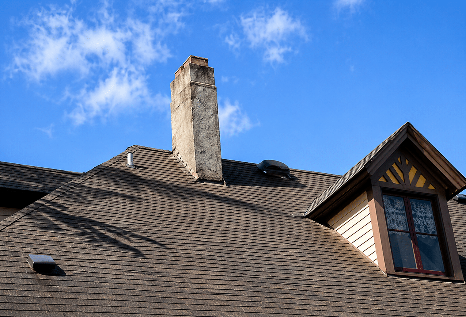 Oregon City Victorian home chimney before restoration by Portland Chimney & Masonry Inc.